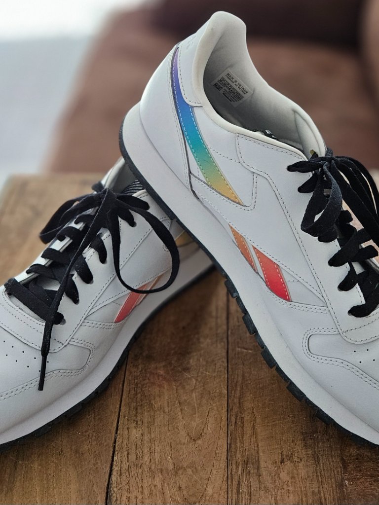Reebok Classic Leather Pride Rainbow Sneakers Women's White Size 10.5